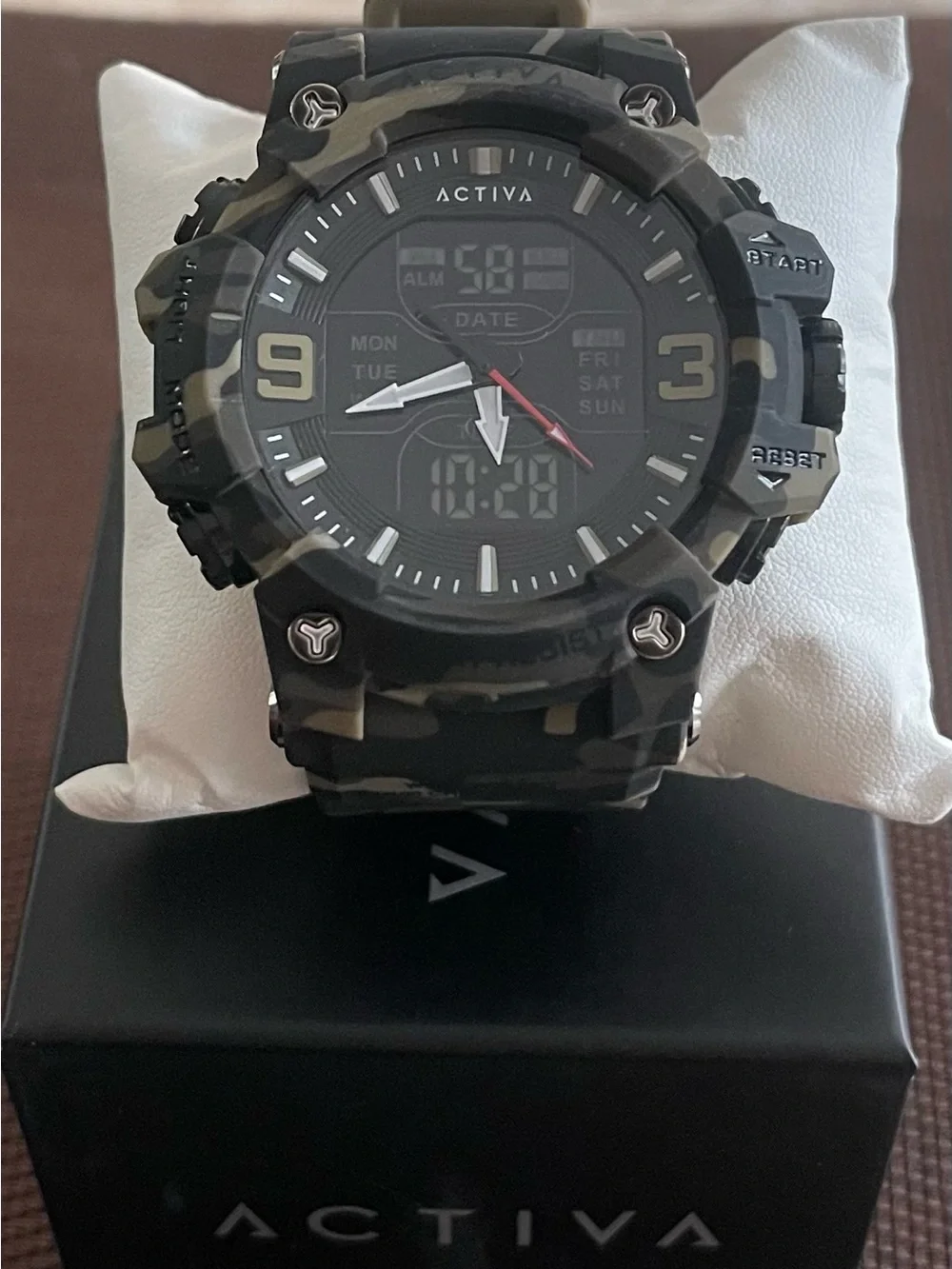 Activa Vulkor X Invicta Analog Digital Men's Watch - 53mm. Camouflage. Tan, new